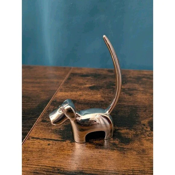 Ring Holder Silver Tone Puppy Dog Rhinestone Eyes Long Tail - Picture 1 of 4